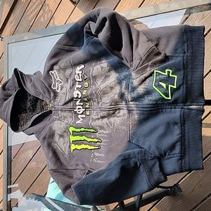 COPY - Monster energy coat fox, fits like a m/s not an xl